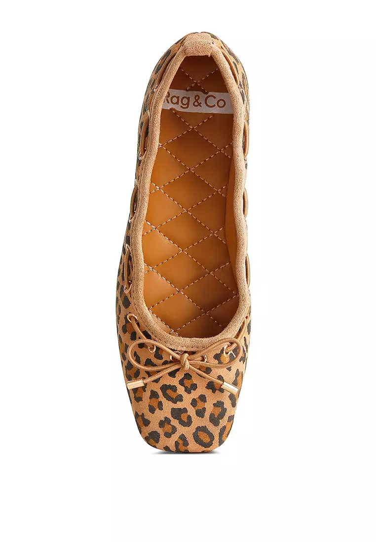 Rus qizlari yechinayotgan erotik shaxsiy fotosuratlar