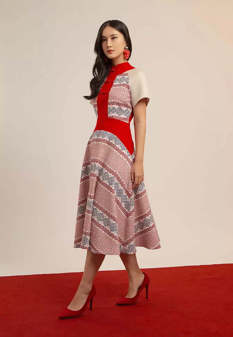 Minimal Melvee Clover Dress Red Lengan Pendek