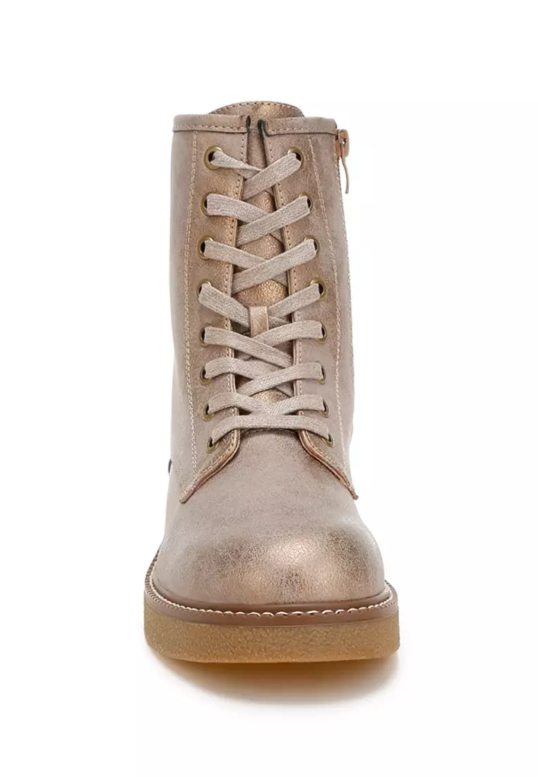 Sepatu Bot Bertali Tekstur Metalik dalam Warna Tan