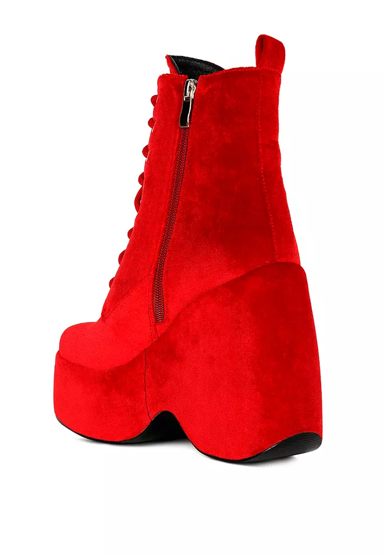 Red velvet chelsea discount boots