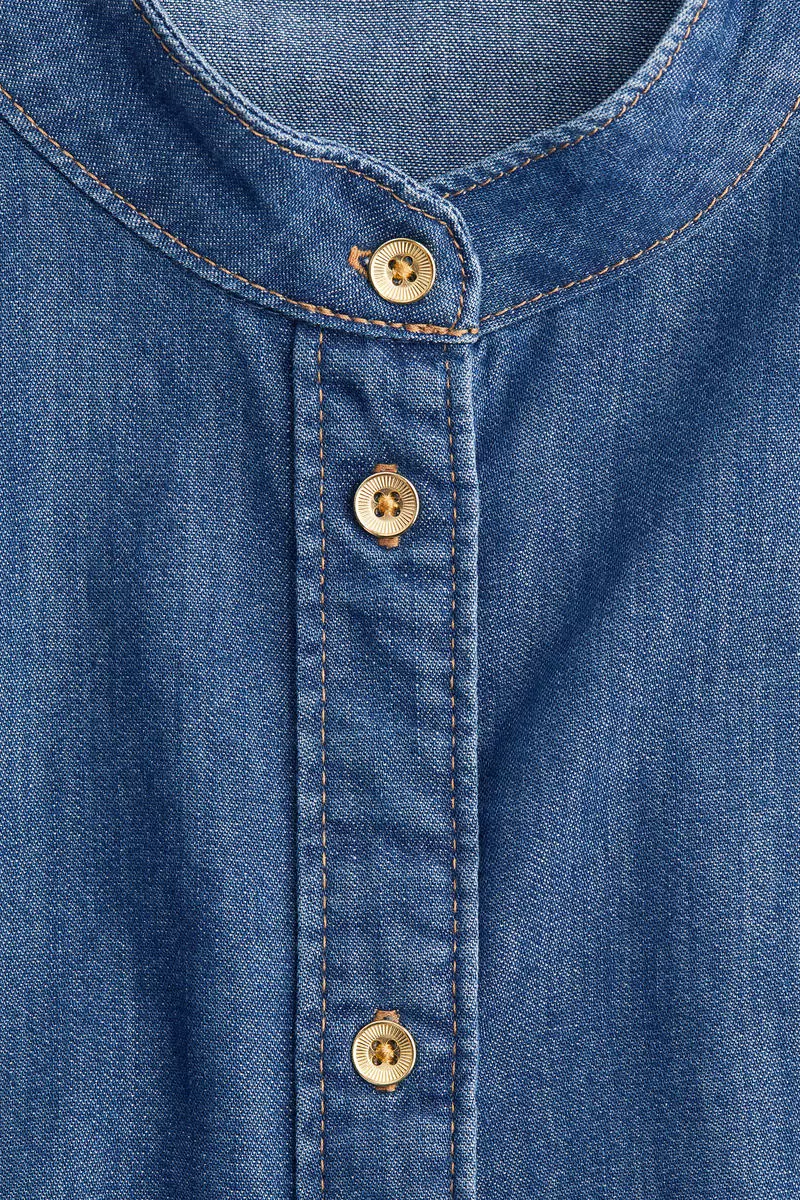 Loose-fit denim shirt