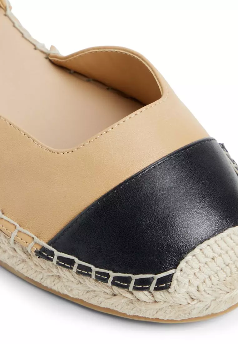 Marelinne Slingback Flats