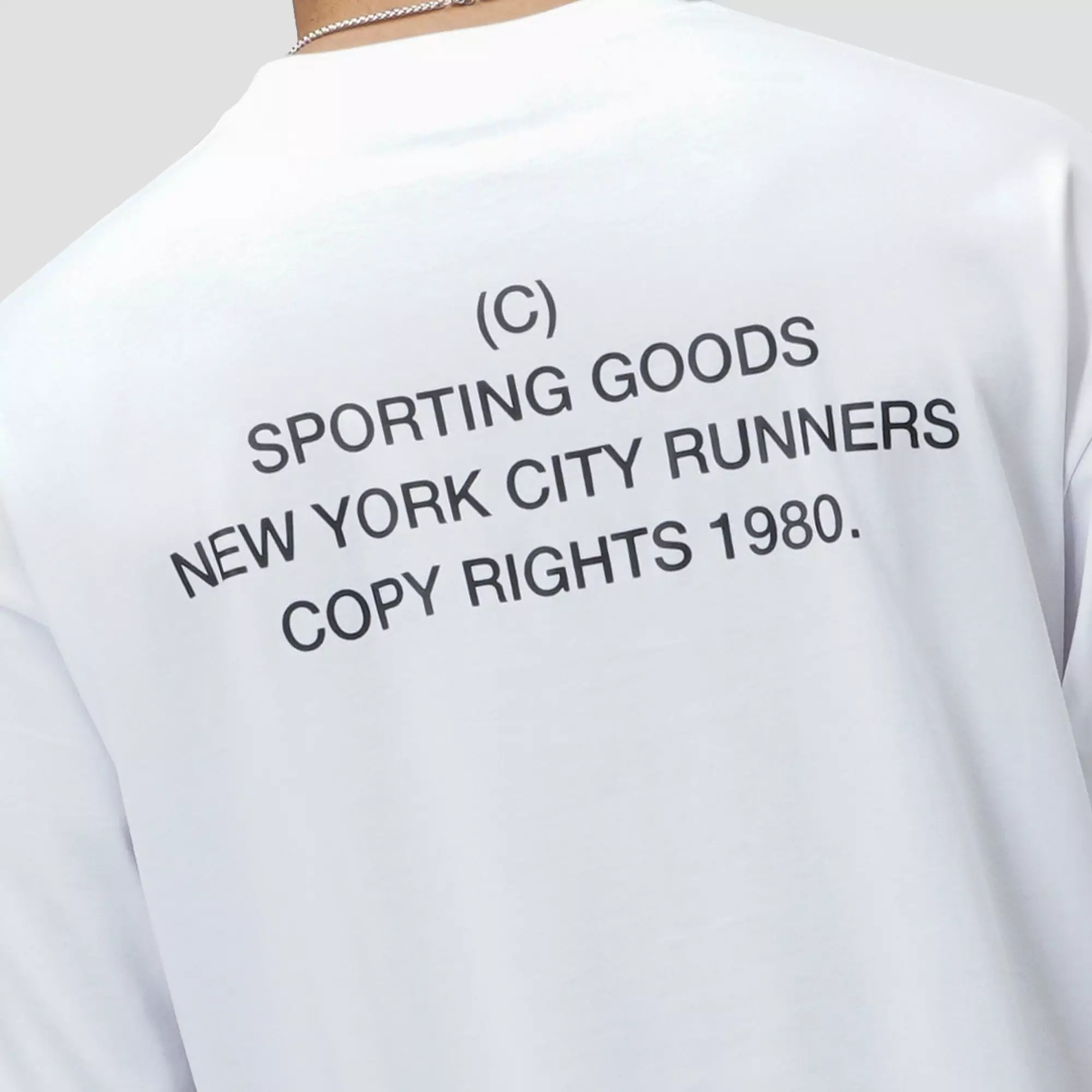 CELCIUS Runner Sticker Graphic T-shirt LIN001523C Putih
