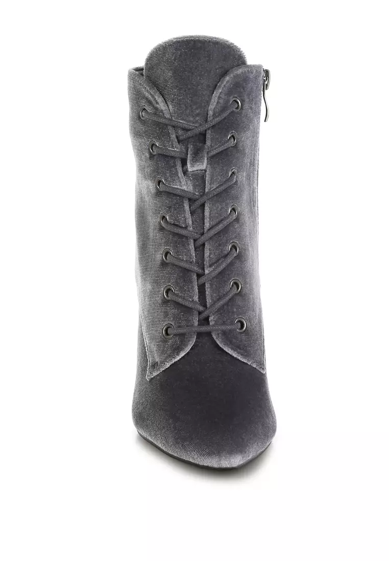 Sepatu bot hak tinggi beludru warna abu-abu