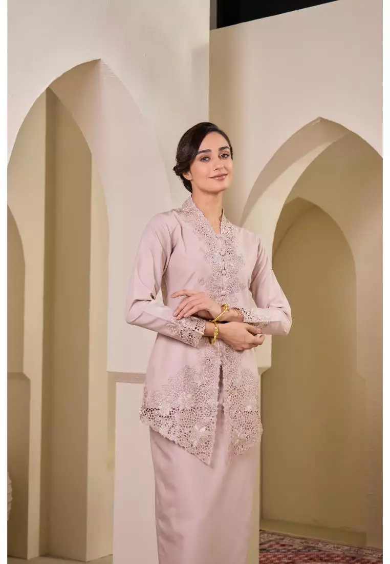 Kebaya Sulam Kaleela