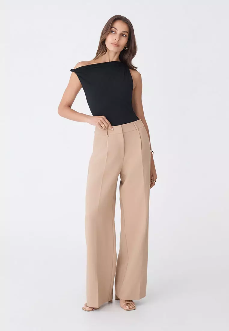 Cici Bamboo Twist Shoulder Top
