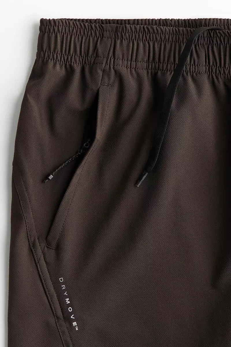 Sports shorts with DryMove™