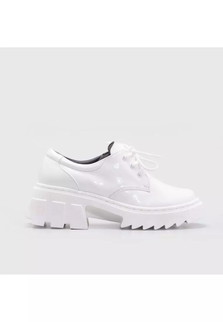 Adorableprojects - Denitta Oxford White