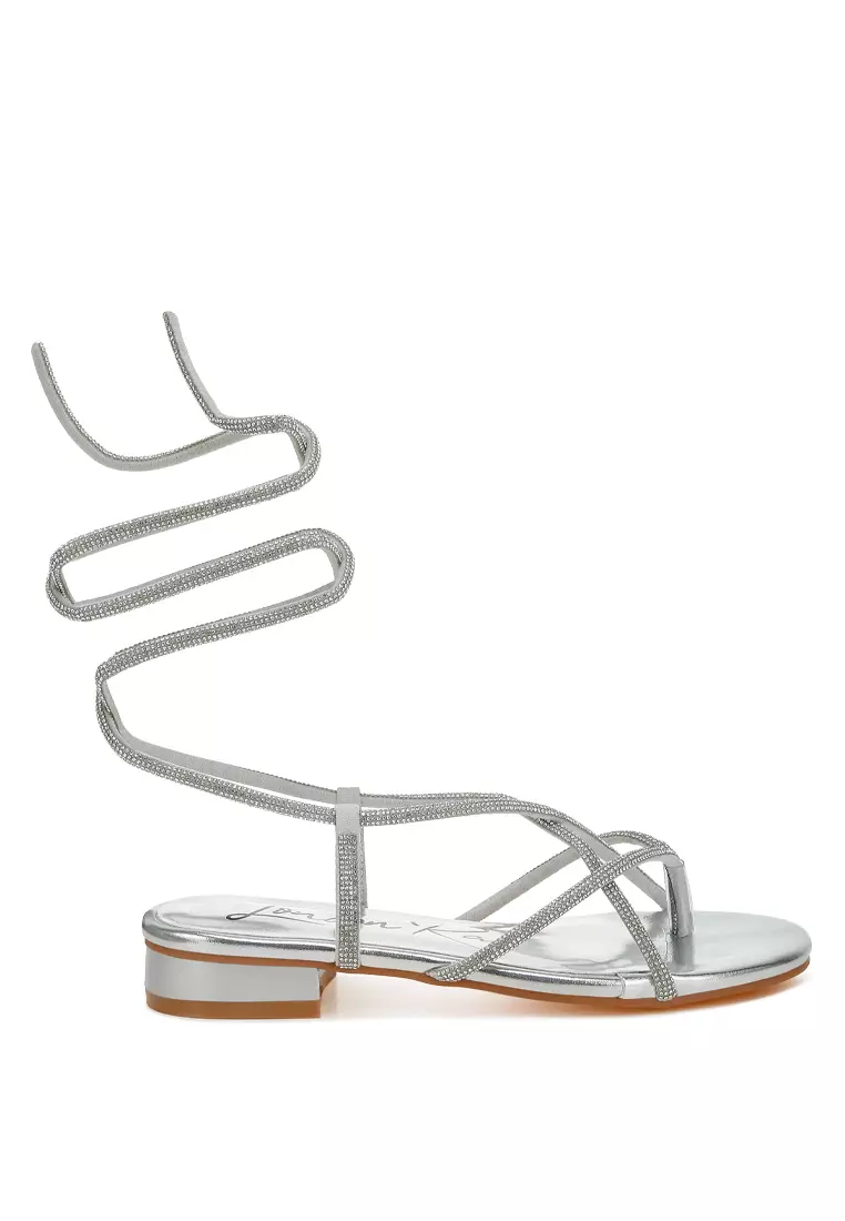 Sandal Renda Berhias Berlian Imitasi dalam Warna Perak