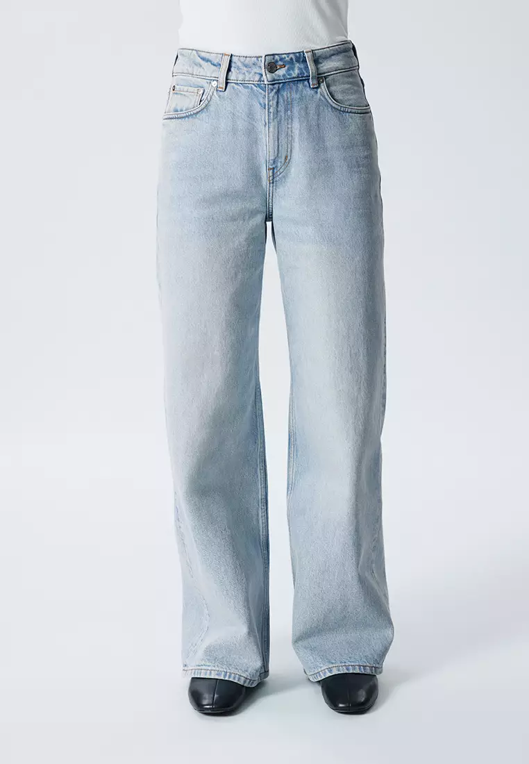 Relaxed Wide-Leg Jeans