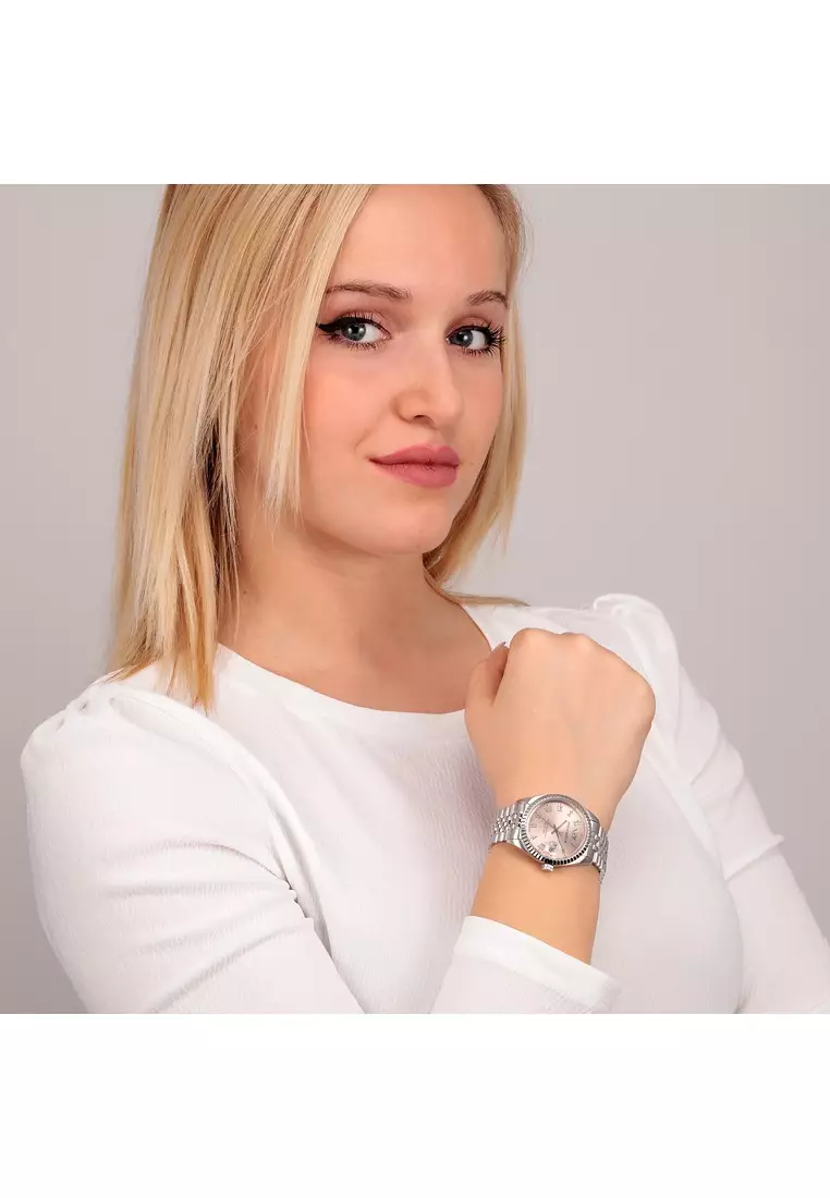 35mm watch best sale on woman's wrist