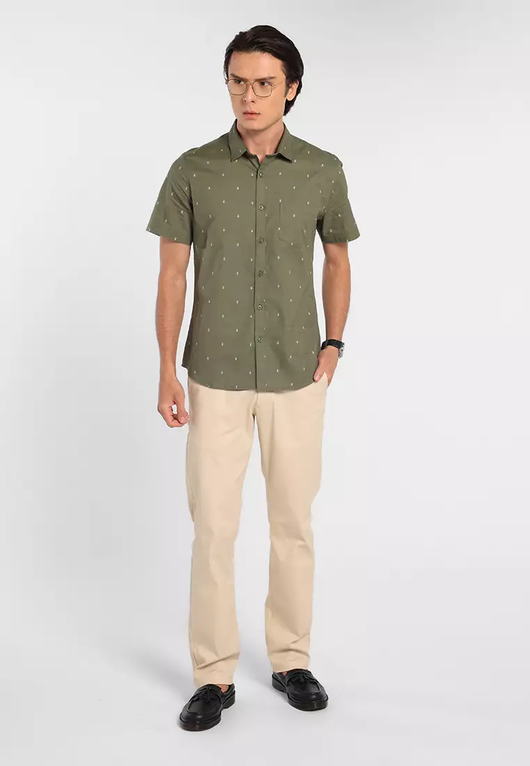 MANZONE - Kemeja Katun Oxford Lengan Pendek Pria Zeku 03 Modern Fit - Olive Warna Olive