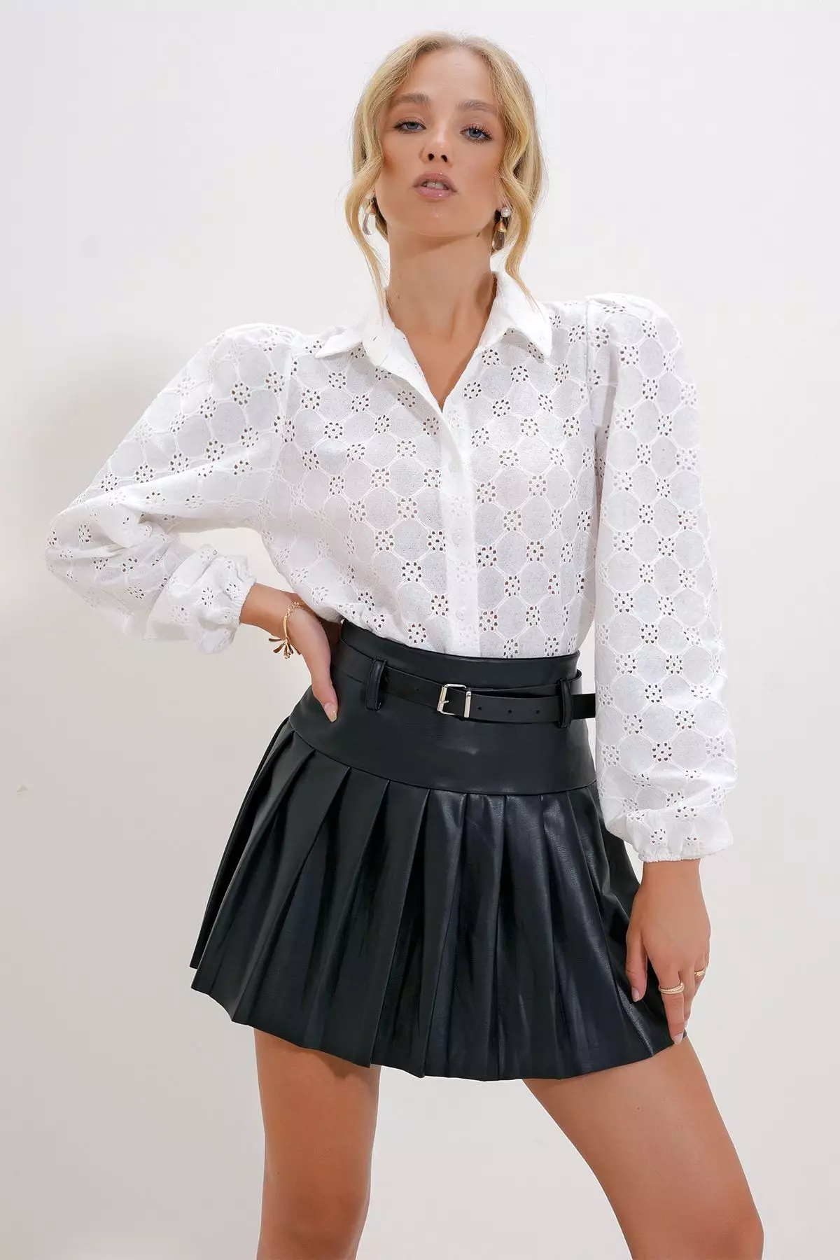 Long Sleeves Lace Shirt