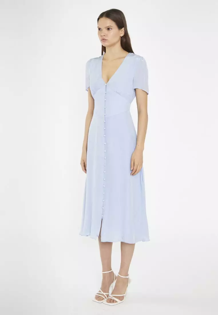 淺藍色短袖紐扣前襟中長連衣裙
