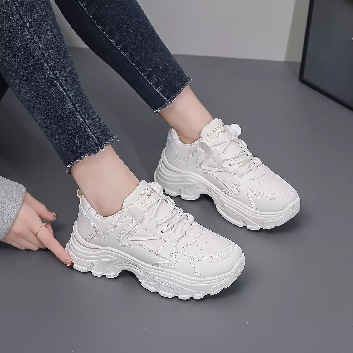 Sepatu Wanita Sekolah Pelajar Kasual Bertali Sneakers Cewek Kampus SM21