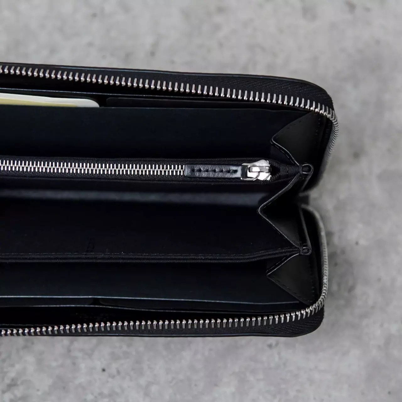 Dompet FENDI FF MONOGRAM DIAGONAL GREY BLACK ZIP LONG WALLET 100% ORIGINAL