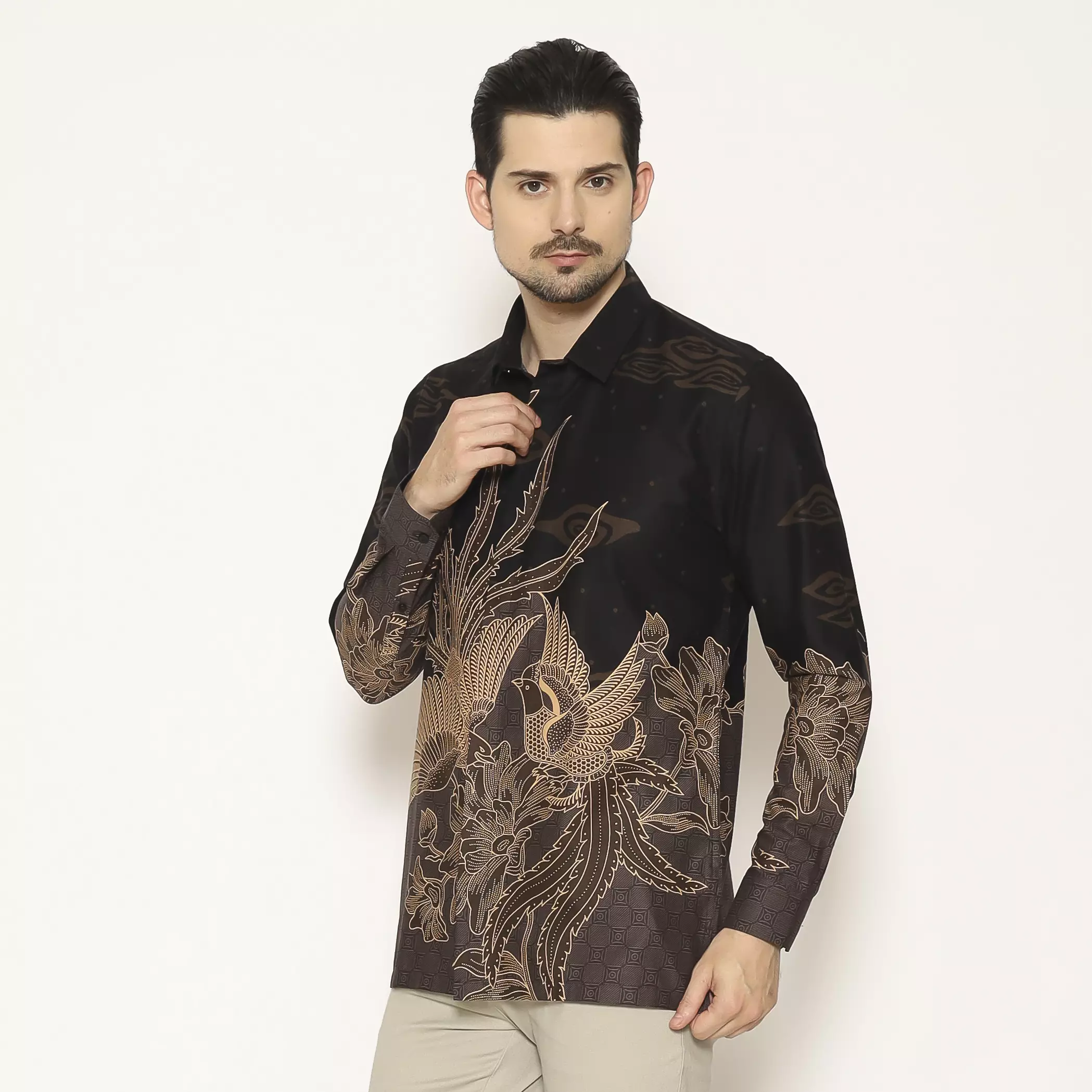 MAGINOT SWARA Batik Pria Slim Fit Lengan Panjang