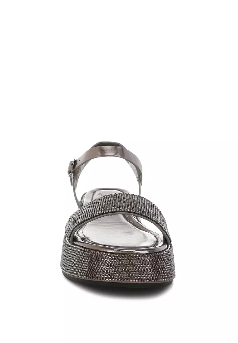 Sandal Platform Berhias Berlian Imitasi dari Pewter