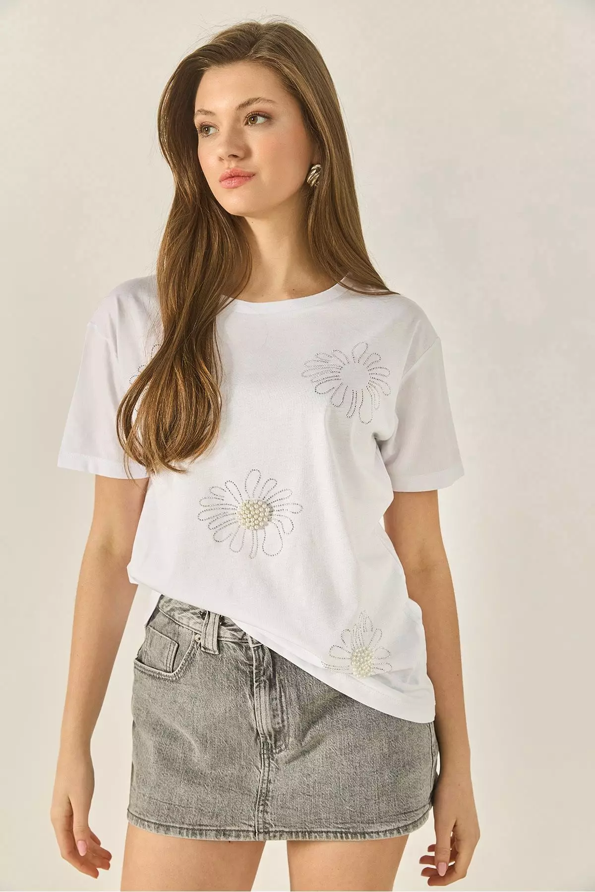 Women's Flower Motif Stone Bead Embroidered Regular Fit Cotton T-Shirt 8128 60283300