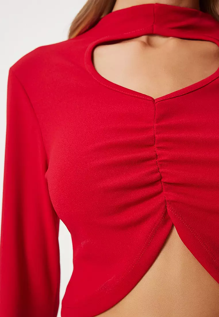 Cut Out Detailed Gathered Crop Knit Blouse