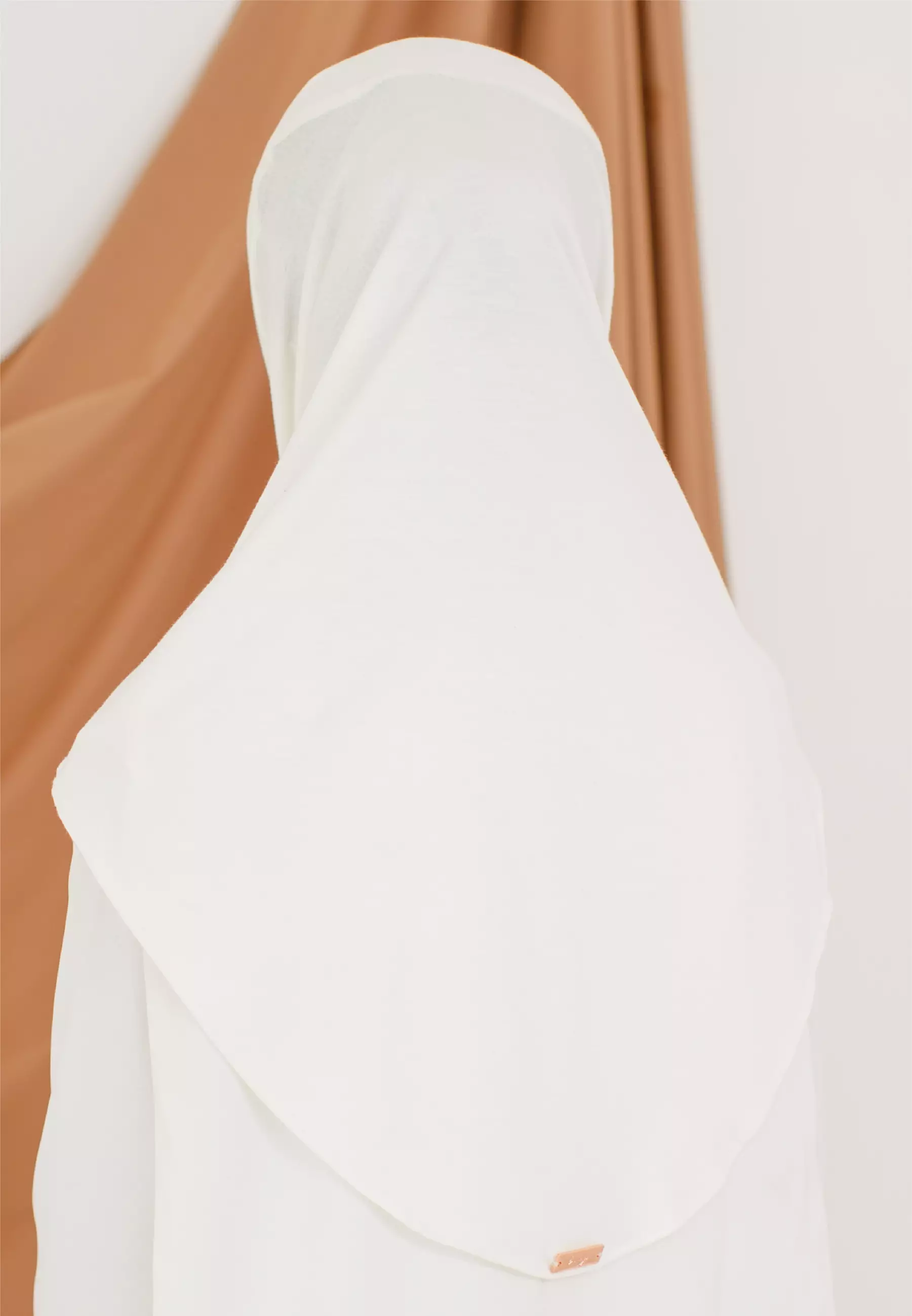 Rayna Instan Square Broken White