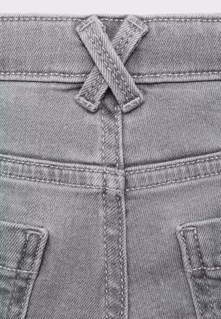 Frayed Low-Rise Skinny Jeans