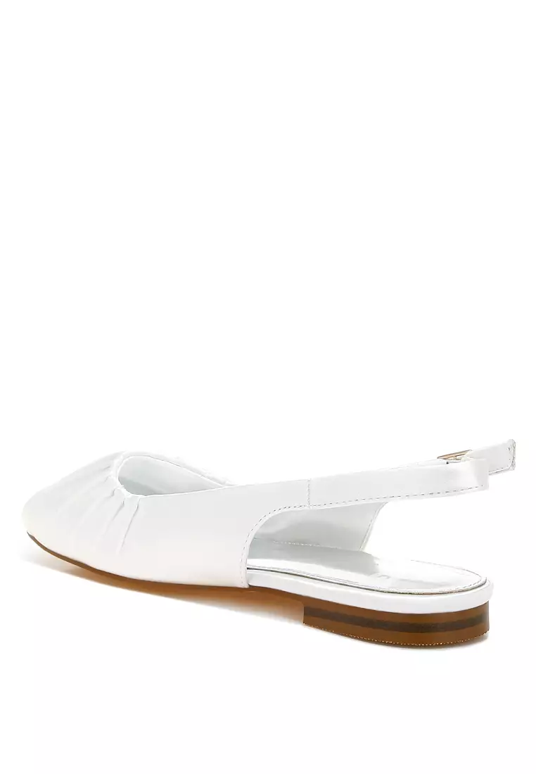 Sepatu Flat Ujung Persegi Satin Warna Putih