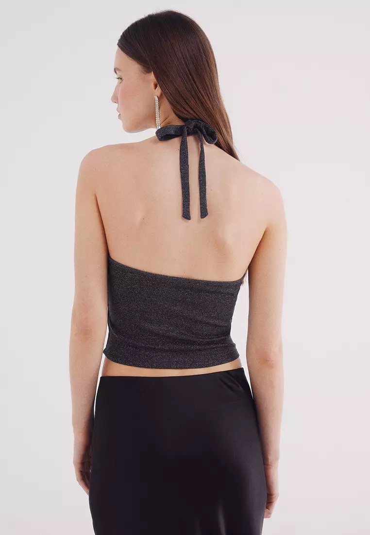 Halterneck Neckline Top
