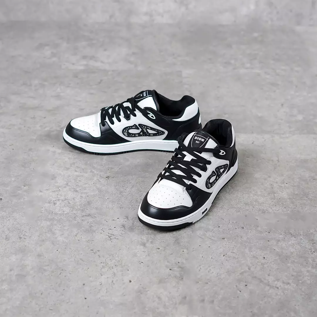 Sepatu CHRISTIAN DIOR B57 CD OBLIQUE WHITE BLACK SNEAKER 100% ORIGINAL