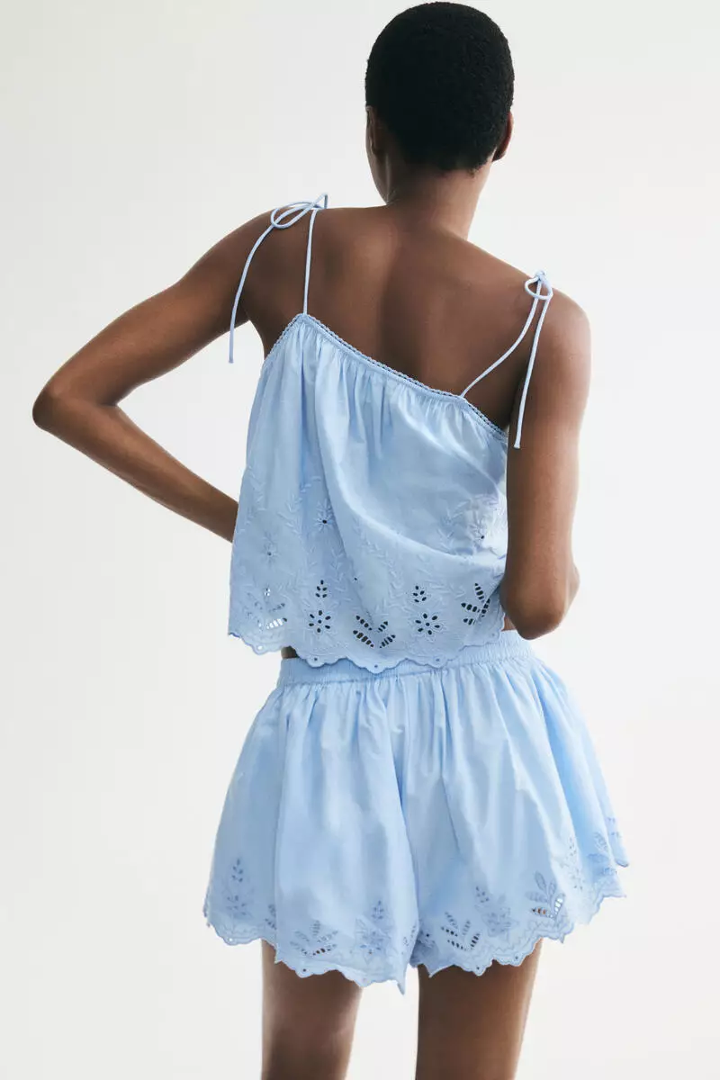 Broderie anglaise pull-on shorts