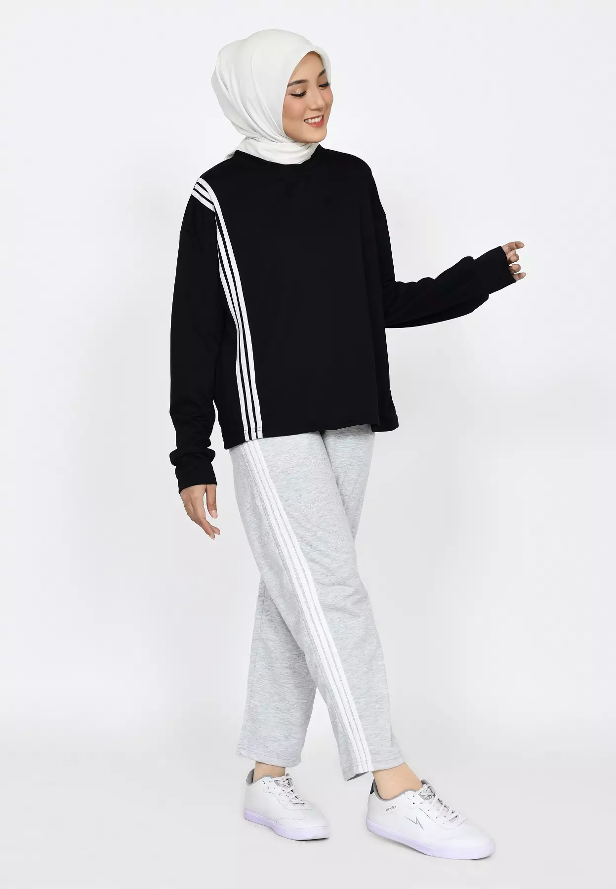 Setelan Training Alena 2