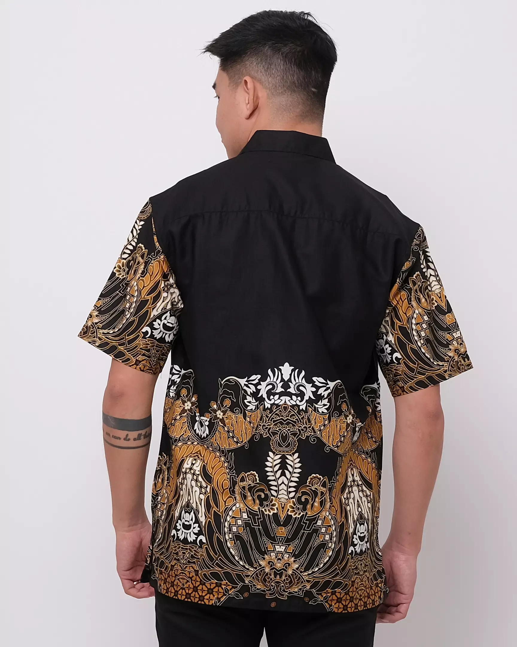 Andre Michel Kemeja Batik Lengan Pendek Hitam 16787
