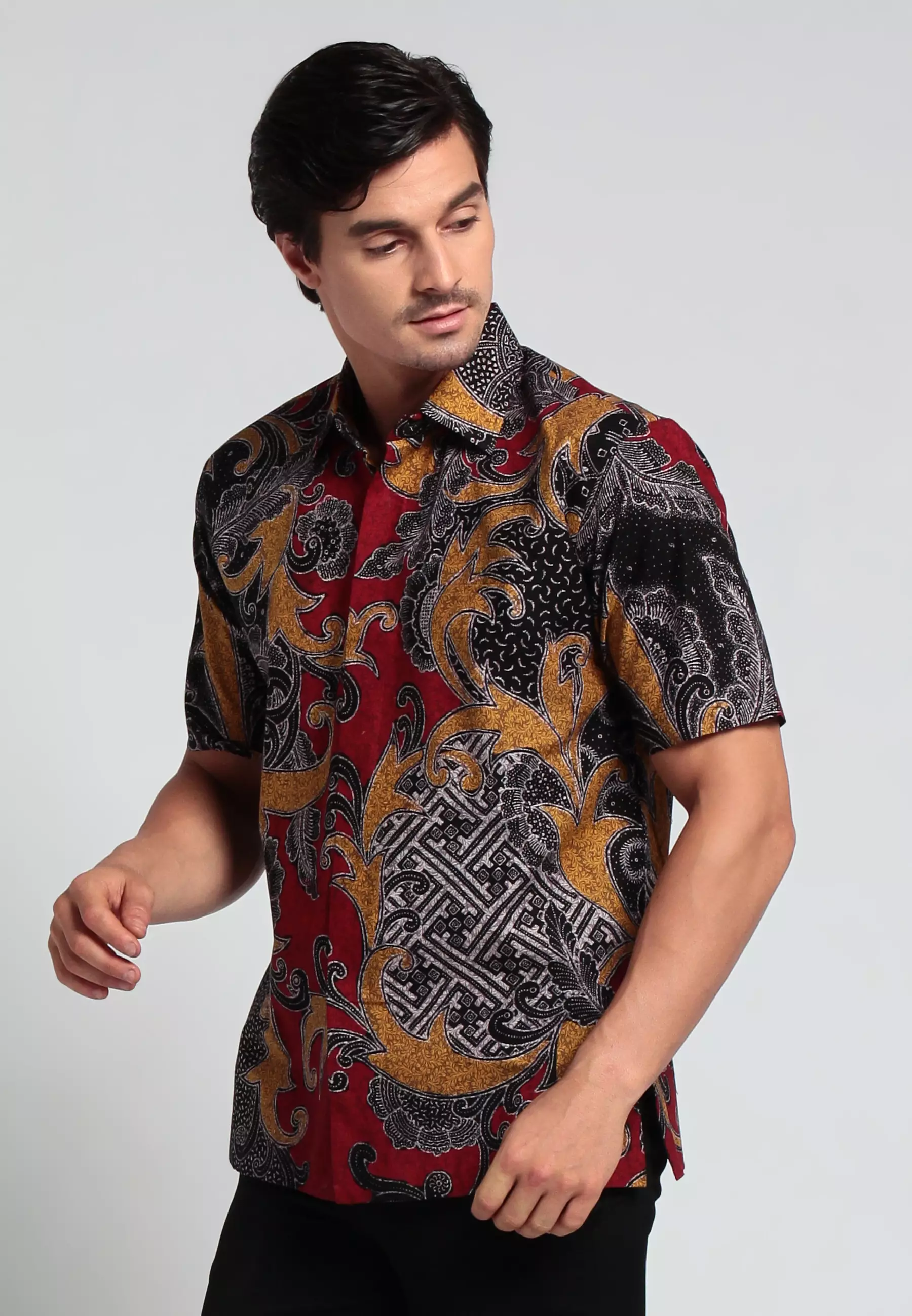 Hem Pinus Skotlandia Lengan pendek Slimfit