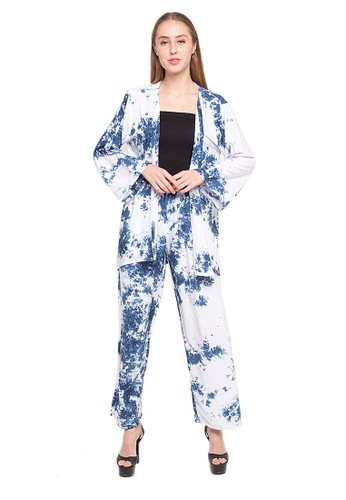 Jual Evernoon Darren Setelan Wanita Long Sleeves Atasan Dan Bawahan Motif Abstrak Relaxed Fit Smoke Navy Original Zalora Indonesia Motif abstrak samurai paint & sabun cair. darren setelan wanita long sleeves atasan dan bawahan motif abstrak relaxed fit smoke navy