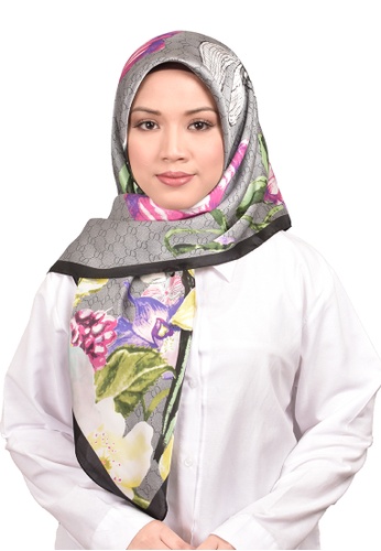 Skælde ud os selv Diligence FATIMÉ Satin Square Hijab Gucci (Grey) 2021 | Buy FATIMÉ Online | ZALORA  Hong Kong