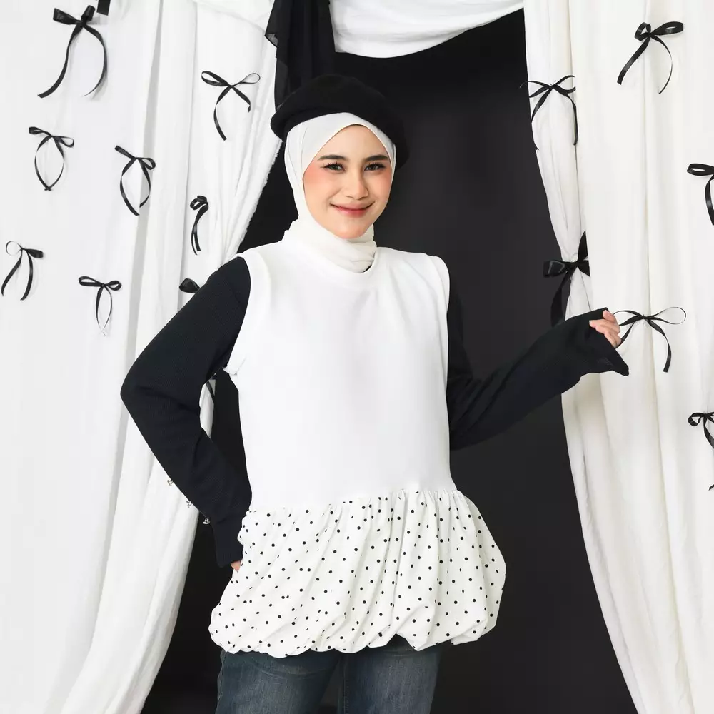 Fhia Balloon Top - Polka White M19964 R36S5