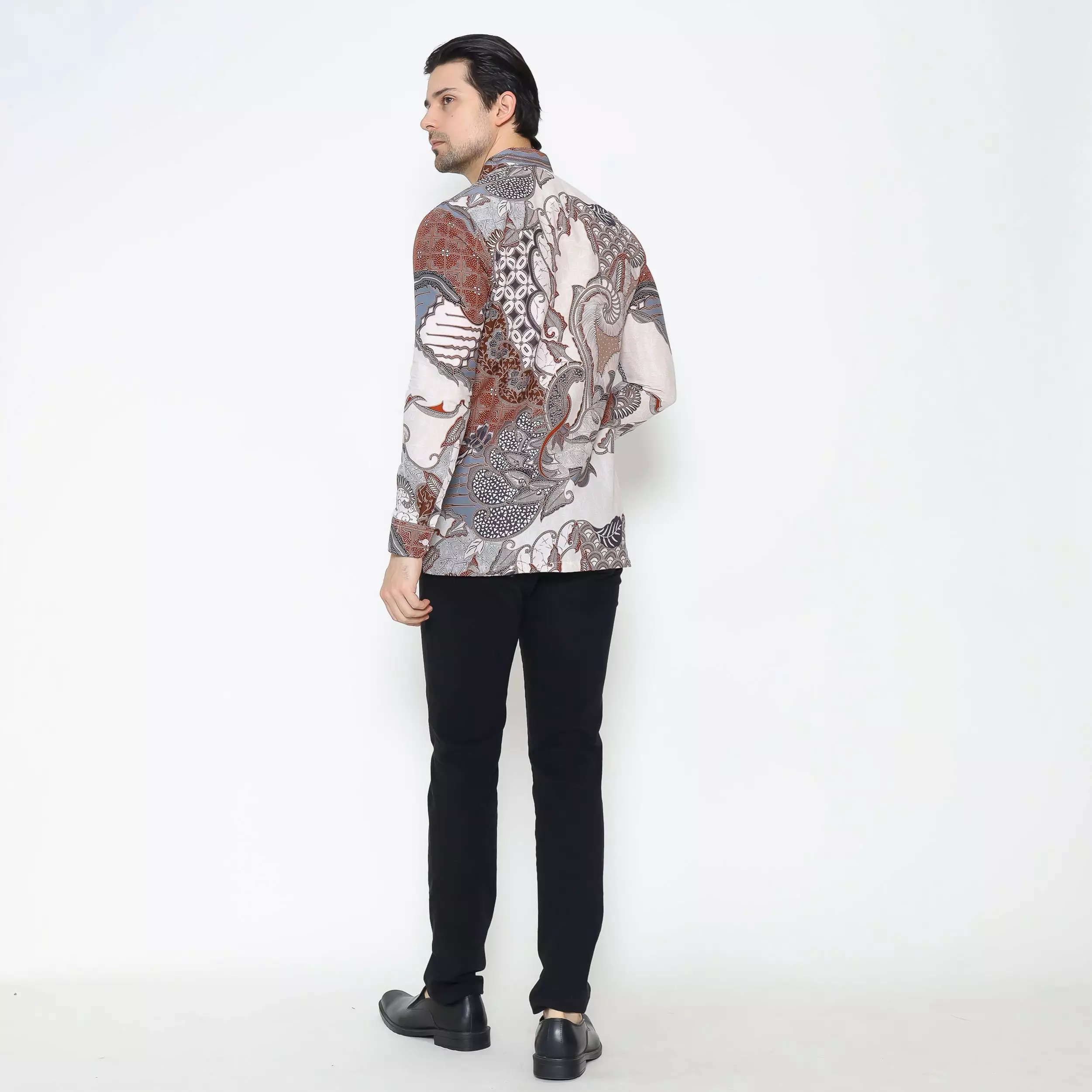 MAGINOT JAYA Batik Pria Slim Fit Lengan Panjang