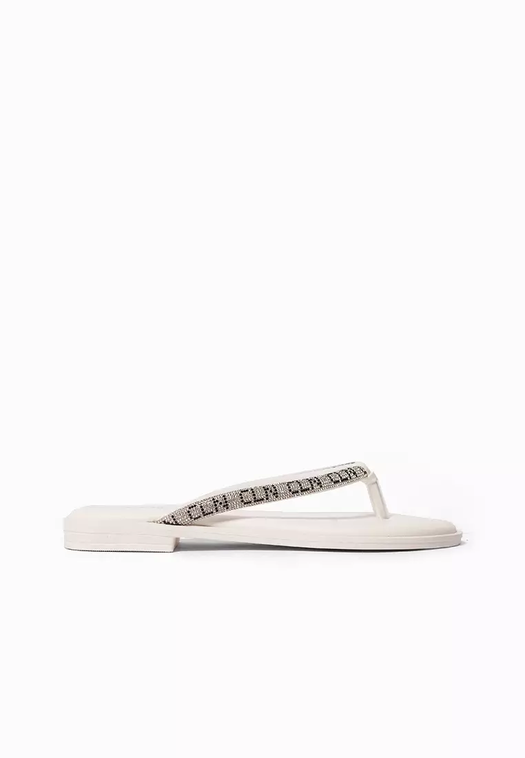 Discount on CLN  shoes - SKU: Roxane Slides