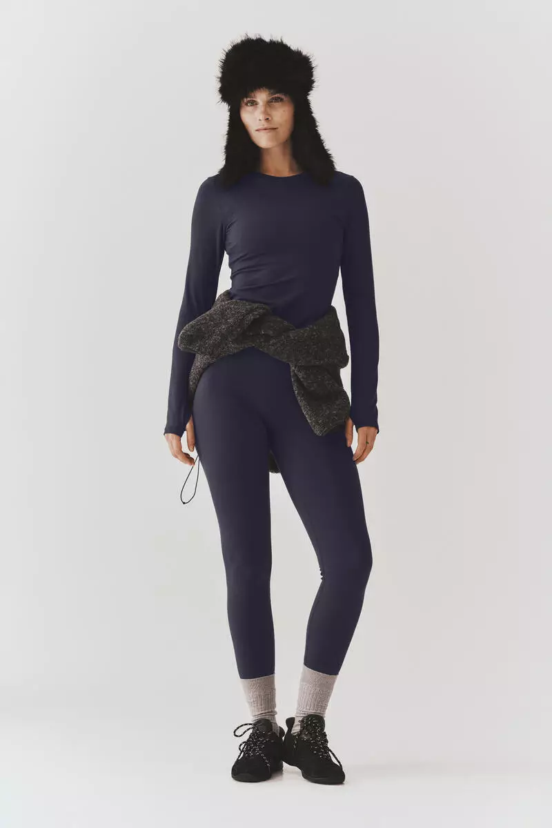 Slim Fit Long-sleeved sports top with SoftMove™