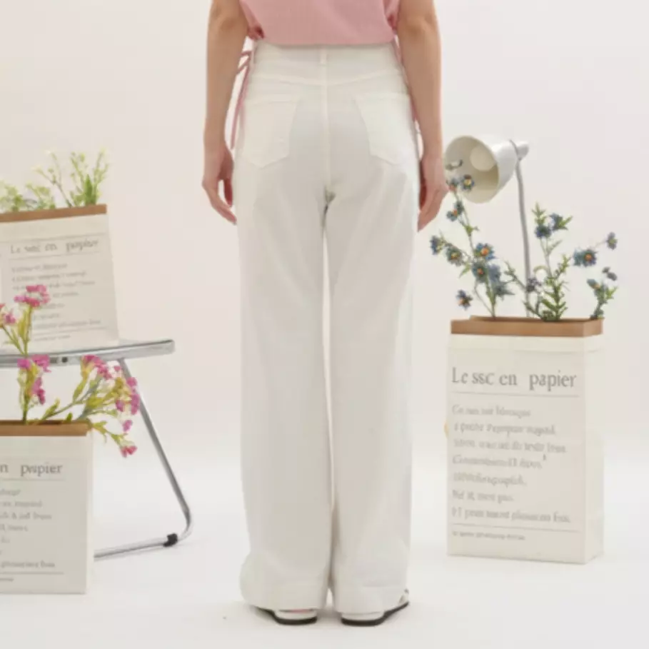 Hayden Flare Jeans in White