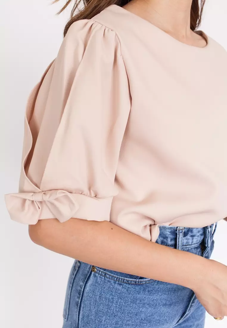 Slit discount sleeve blouse