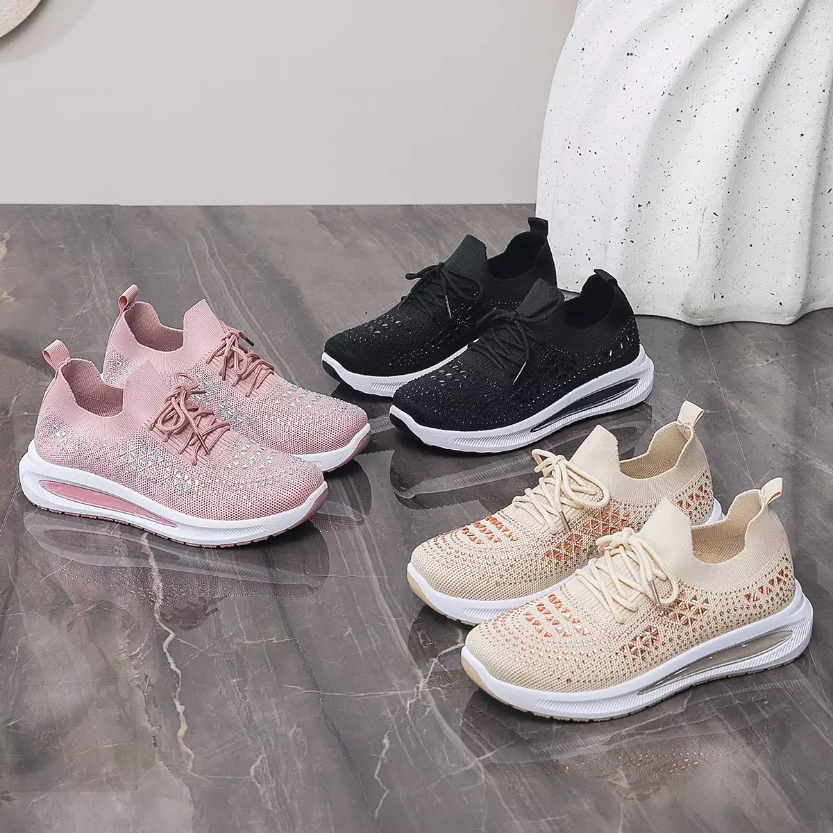 Sepatu Sneakers Pria Wanita Ringan – Gaya Sporty, Nyaman, dan Trendi