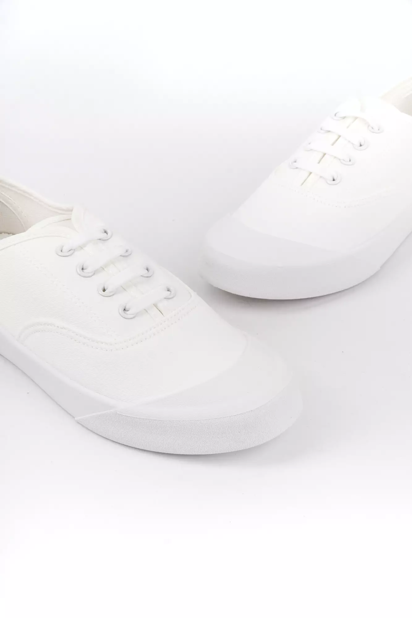 Blow Vera Sepatu Sneakers Wanita Sport Shoes White Sepatu Sekolah BLAS 0047