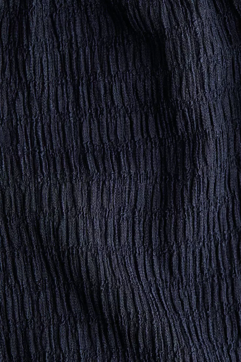 Wide crinkled trousers