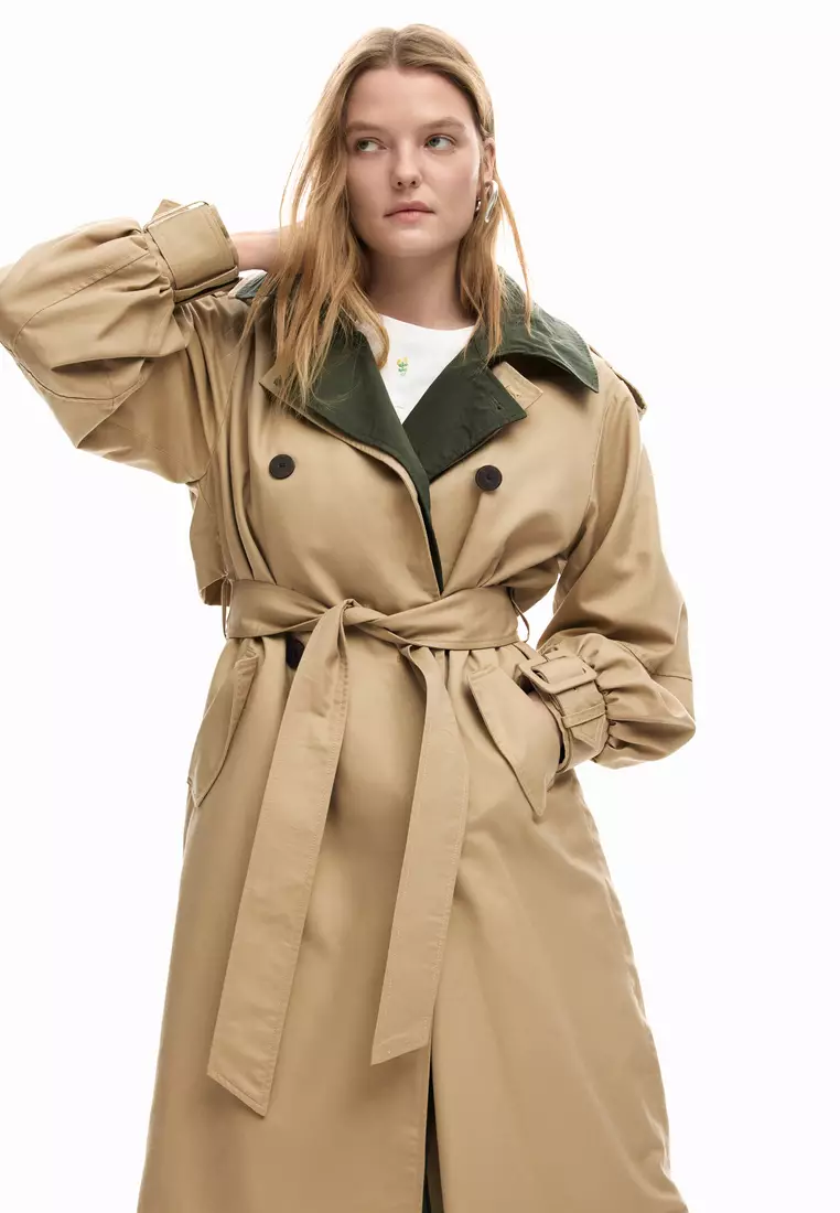 Detachable two-tone trench coat