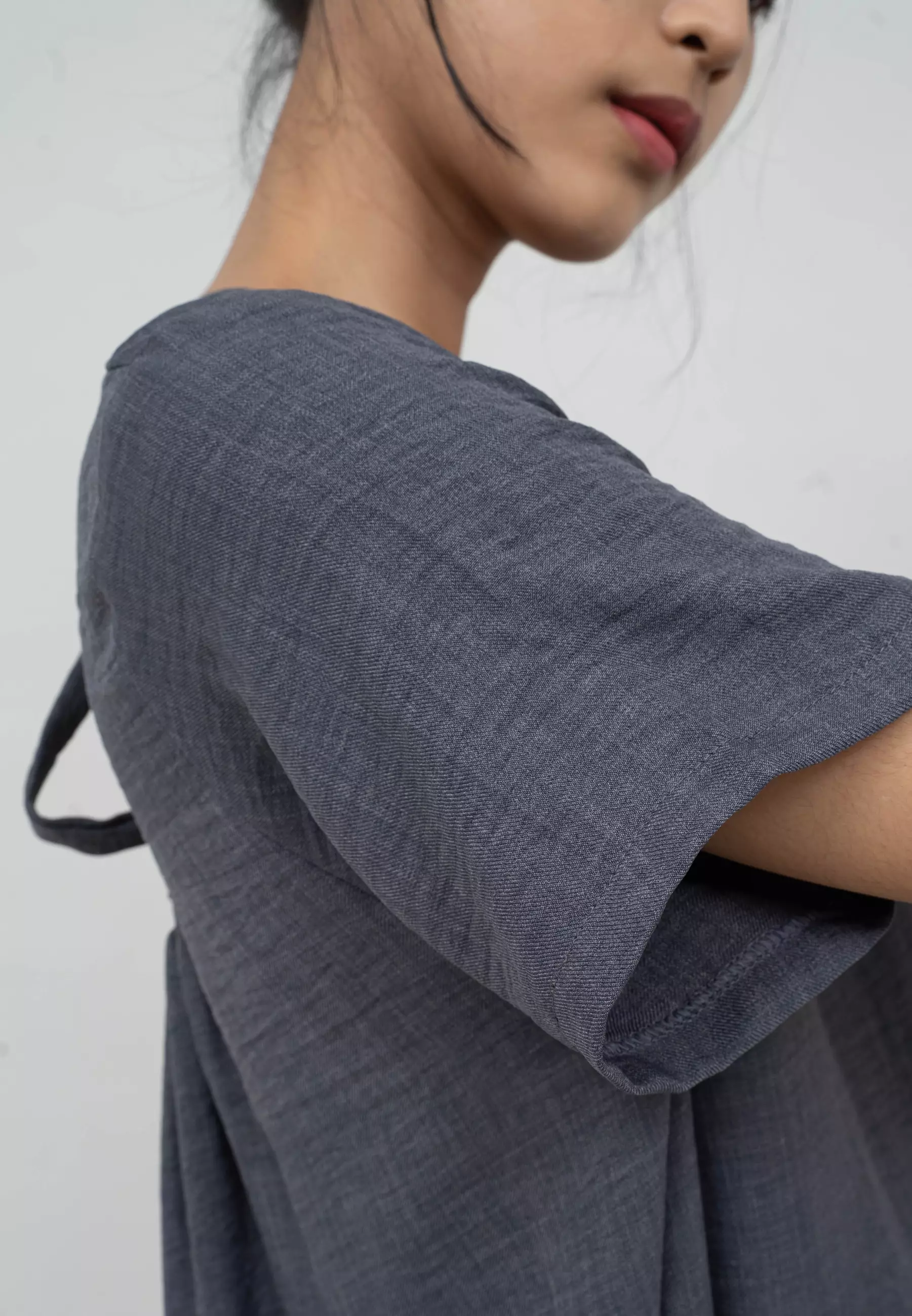 Houseofcuff Magnolia Dress in Grey Dress Oversized Bahan Crinkle