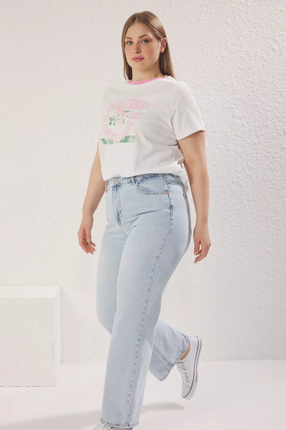 Light Blue High Waist Faded Effect Vintage Wash Wide Leg Large Size Wide  Leg Jeans Tbbss24Cj00050