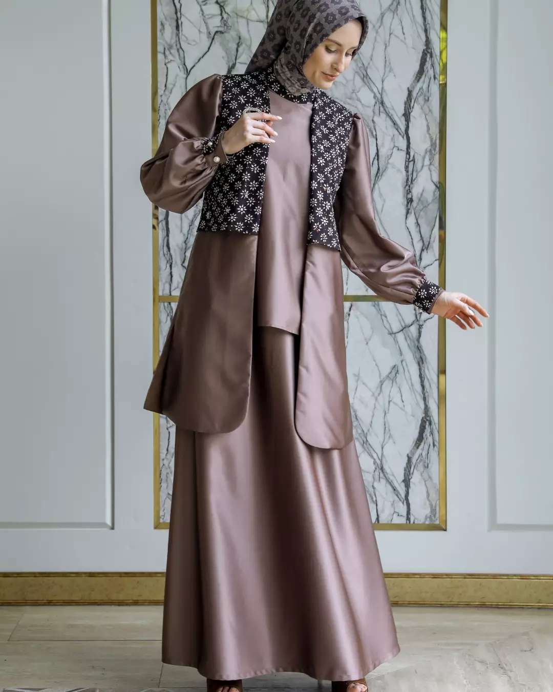 One Set Utari Russett