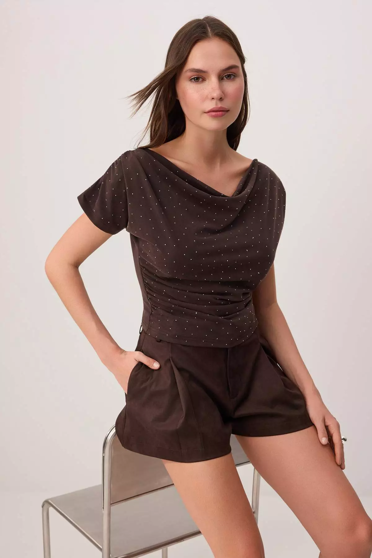 Dark Brown Premium Lyocell Content Soft Knitted Blouse With Degaje Collar Stone Detail Twoss26Bz00714