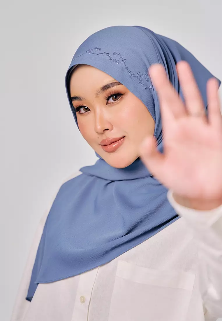 Sulam Mekar Ironless Chiffon Triangle Bawal in Dusty Blue